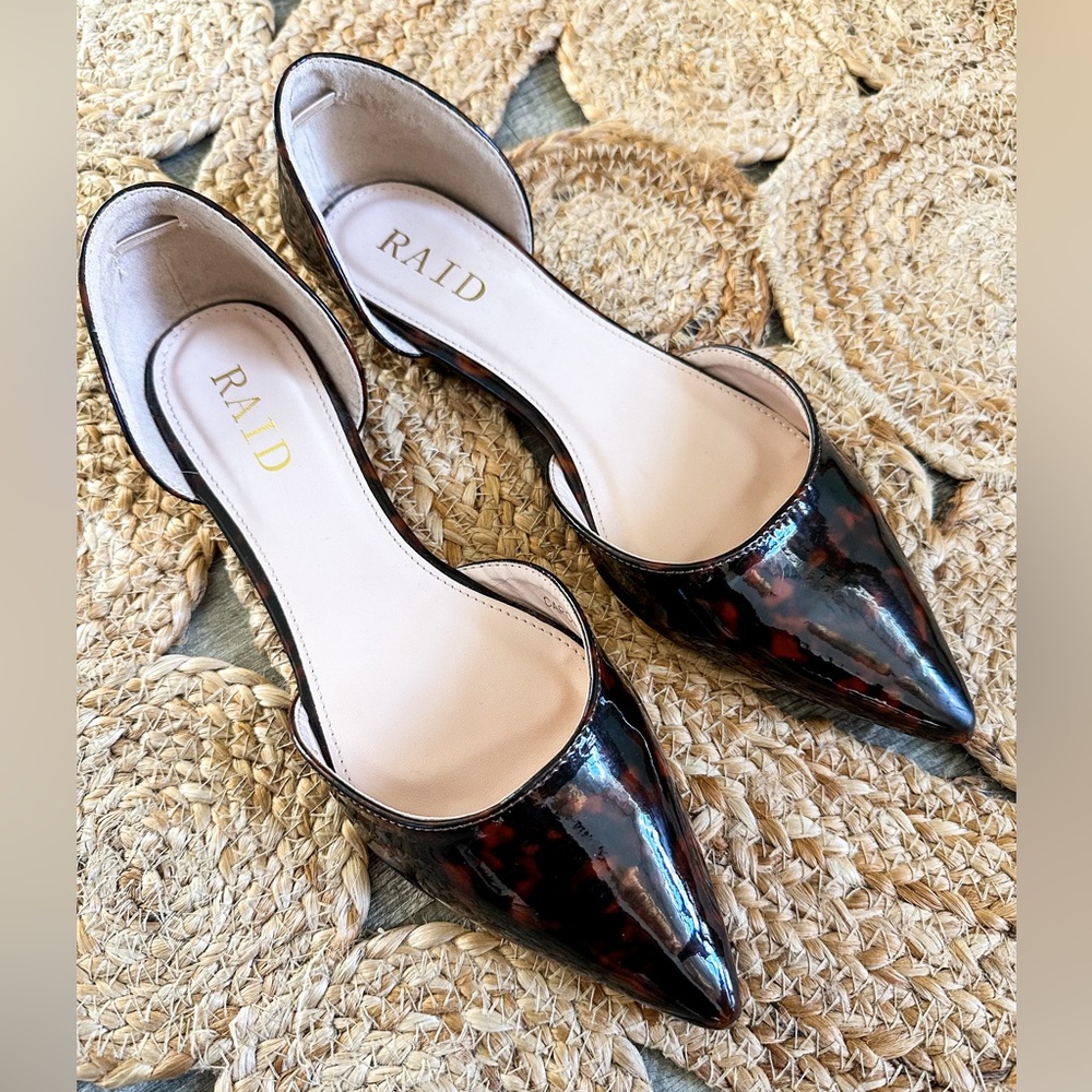 Pointy Leopard flats